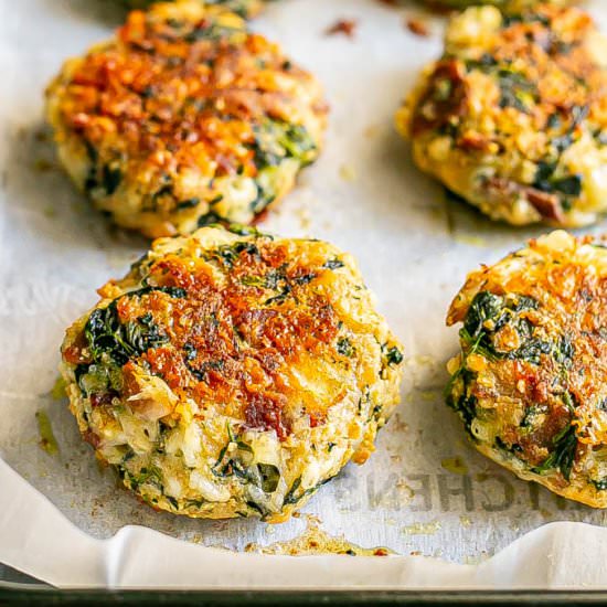 Cheesy spinach bacon cakes