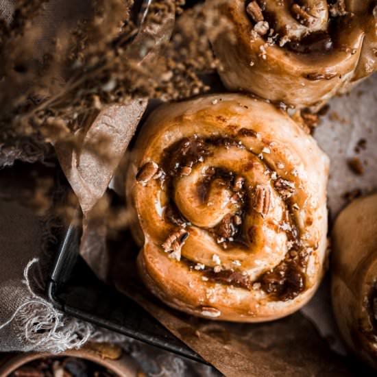 Vegan Pumpkin Butter Rolls