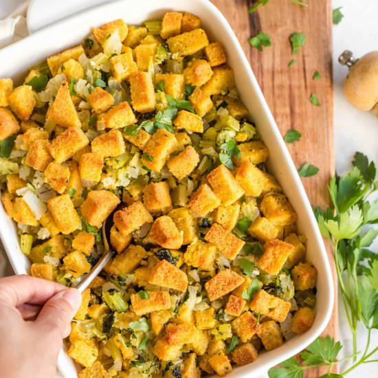 Easy Cornbread Stuffing (GF, DF)