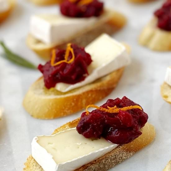 Cranberry Brie Crostini