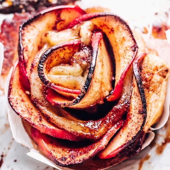 Cinnamon Roll Apple Roses