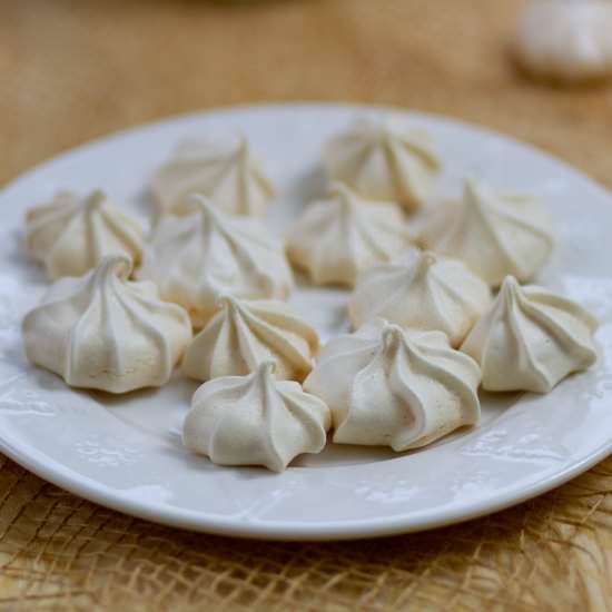 Mini meringues