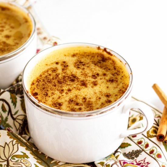 HOMEMADE PUMPKIN SPICE LATTE WITH O