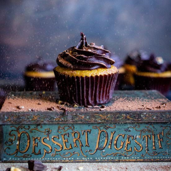 Easy Vegan Vanilla Cupcakes