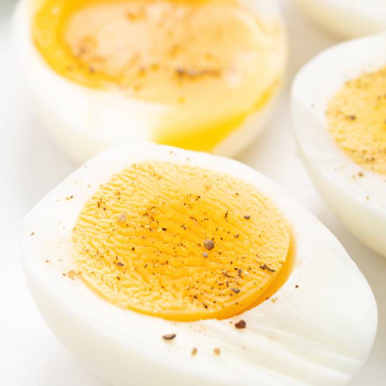 A Fine Guide on How to Boil Eggs