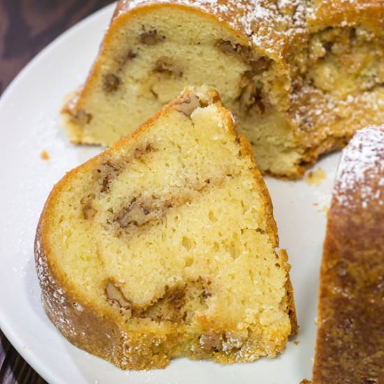 Sour Cream Pound Cake with Cinnamon