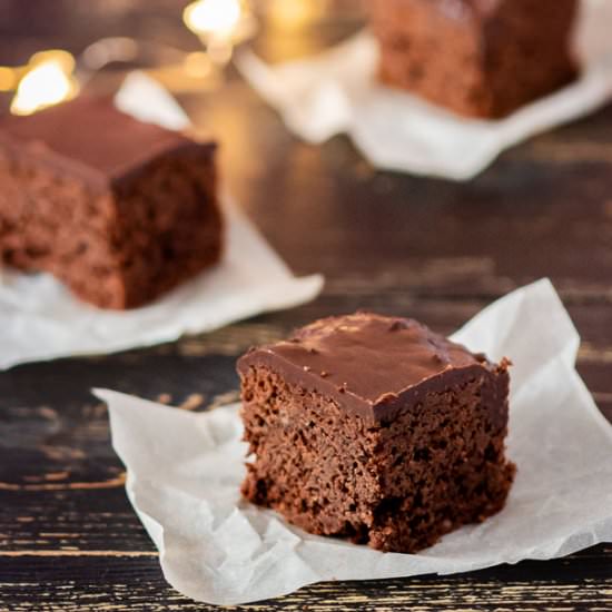 Vegan Chocolate Lebkuchen Cake