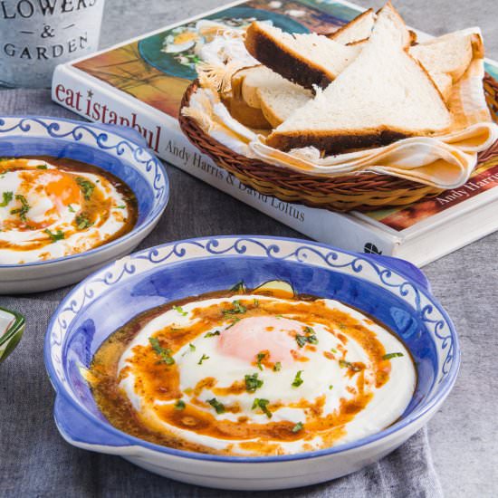 Cilbir – Turkish Poached eggs