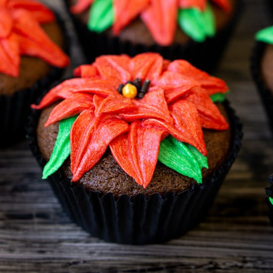 Poinsettia Christmas Cupcakes