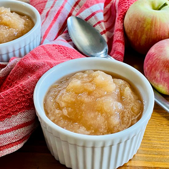 Slow Cooker Apple Sauce