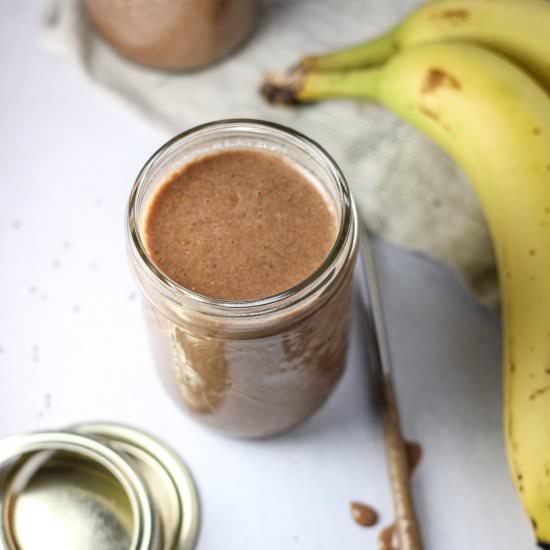 Banana Date Chia Smoothie