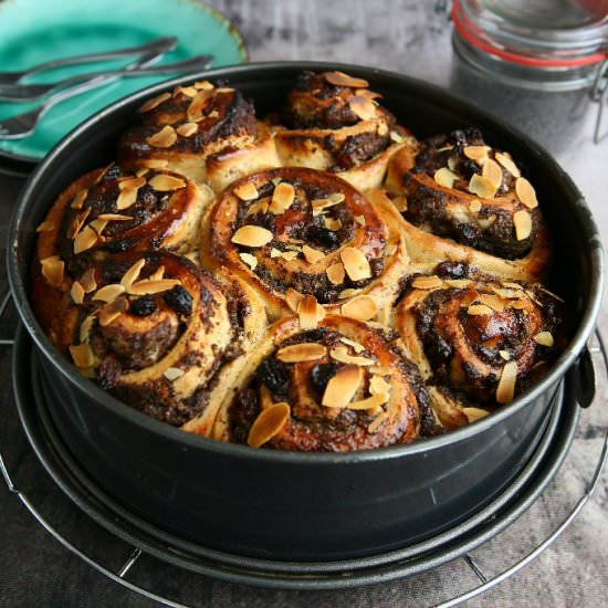 Poppy Raisin Rolls