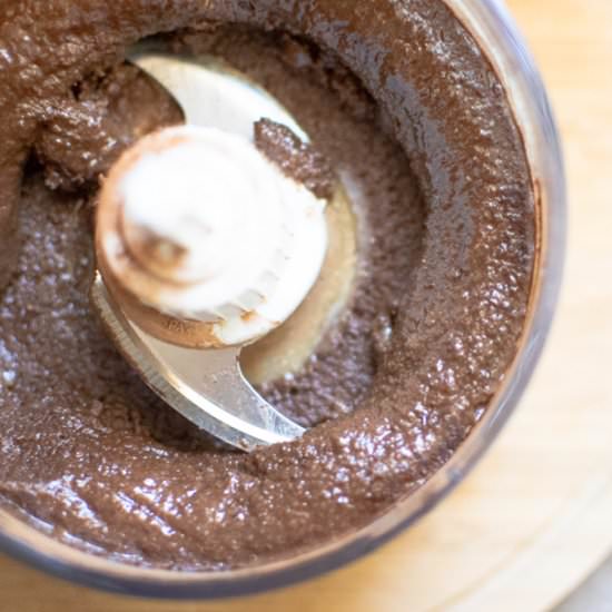 The BEST chocolate tahini spread