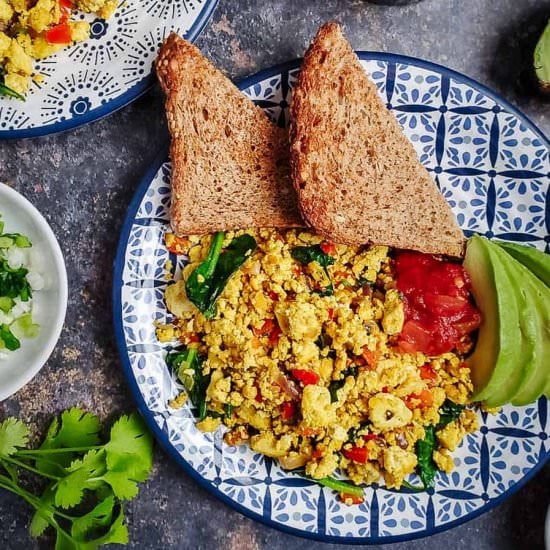easy tofu scramble (high protein)