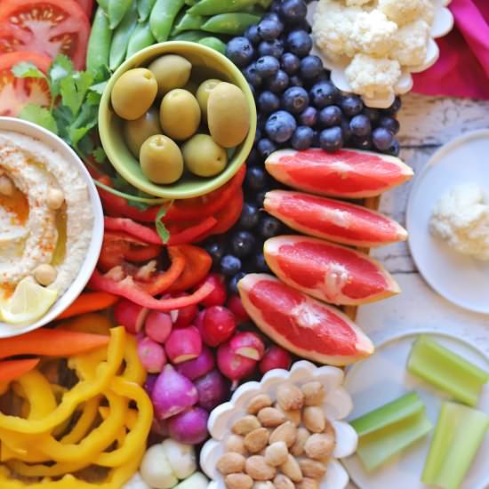 Rainbow fruit & veggie platter