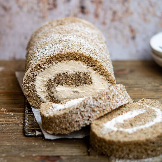 Hojicha roll cake