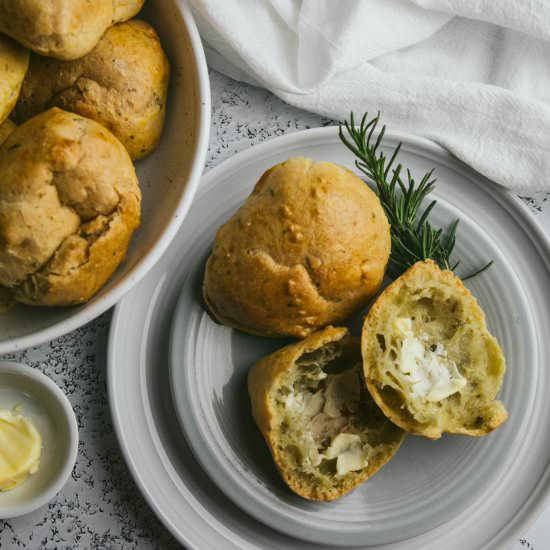 Rosemary Garlic Dinner Rolls