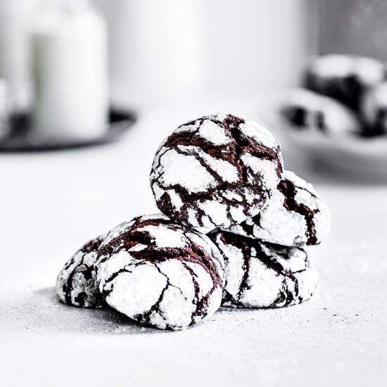 Chocolate crinkle cookies