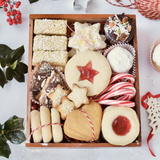Making a Holiday Cookie Gift Box