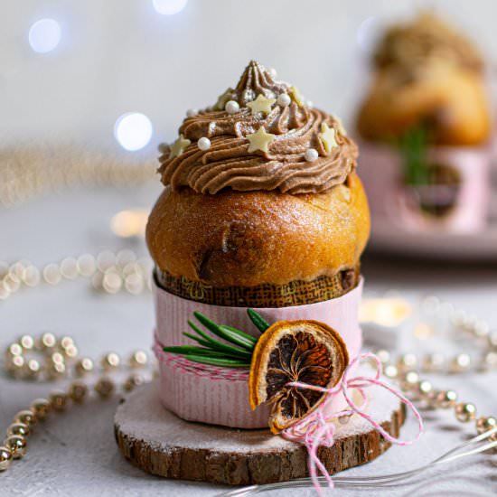 Panettone Cupcakes with Baileys
