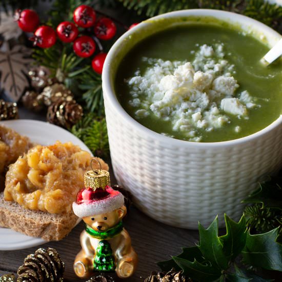 Spinach soup & garlic bruschettas