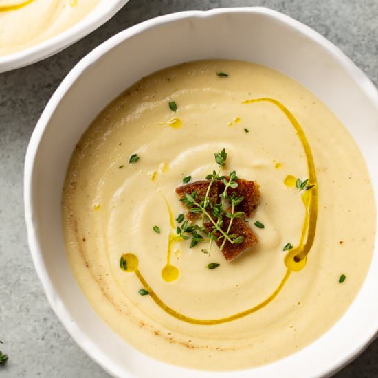 easy creamy cauliflower soup