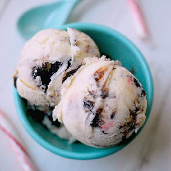Holiday mint and cookies ice cream