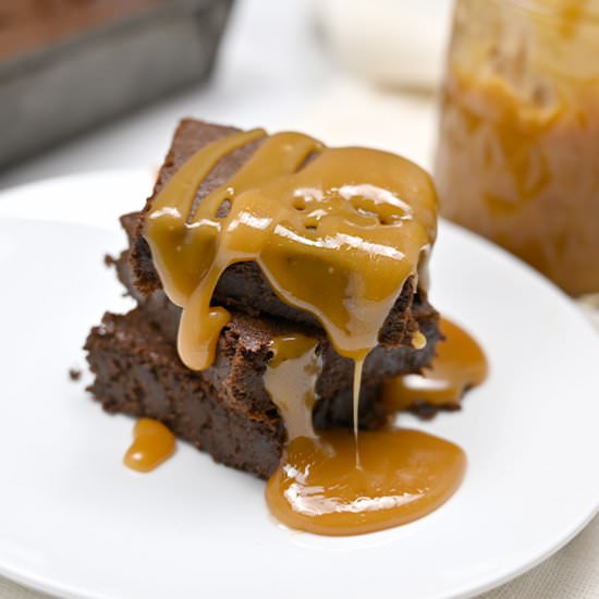 One Bowl Fudgy Keto Brownies