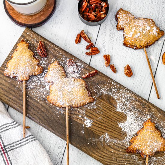 Classic & Simple Pecan Pie Pops