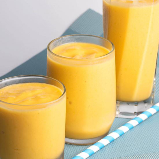 Delicious Healthy Tropical Smoothie