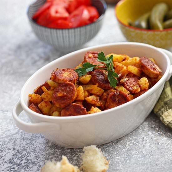 Spicy sausage with potatoes
