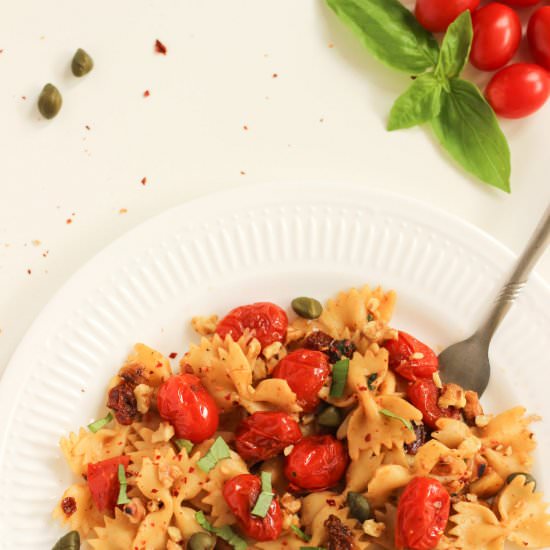 Vegan roasted cherry tomato pasta