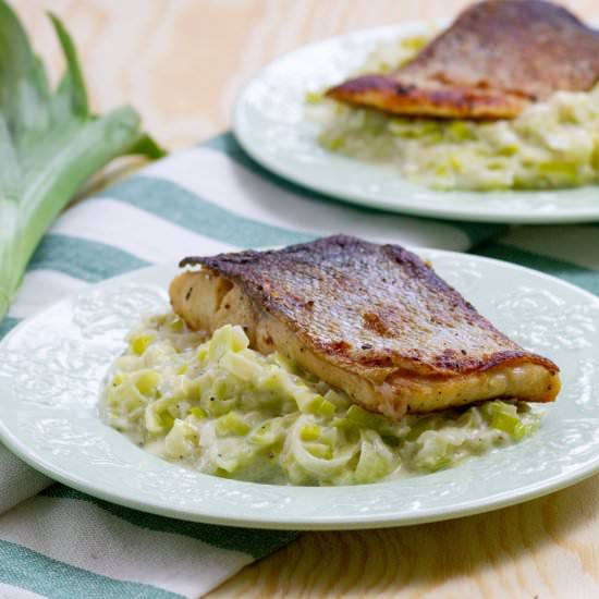 Pan-fried fish with creamy leek