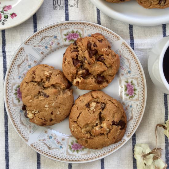 Chocolate Chip Walnut Cookies