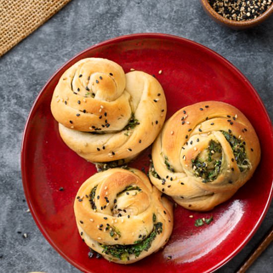 Twisted Scallion Buns