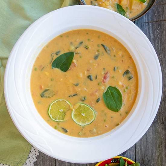 Vegan Potato and Spinach Curry Soup