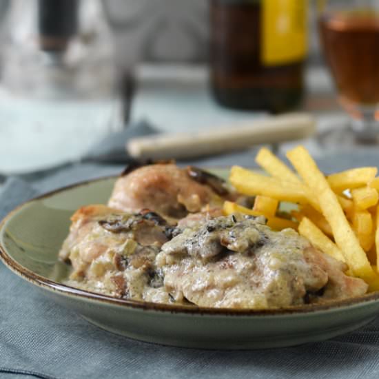 Chicken with mushroom sauce