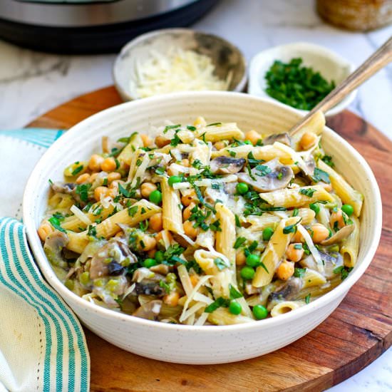 Instant Pot Mushroom Chickpea Pasta