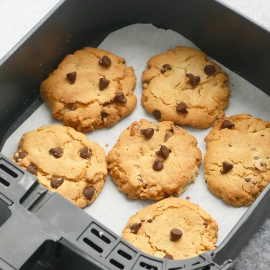 Air fryer Chocolate Chip Cookies