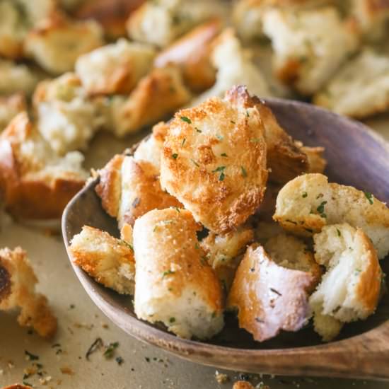 Rustic Buttery Garlic Croutons