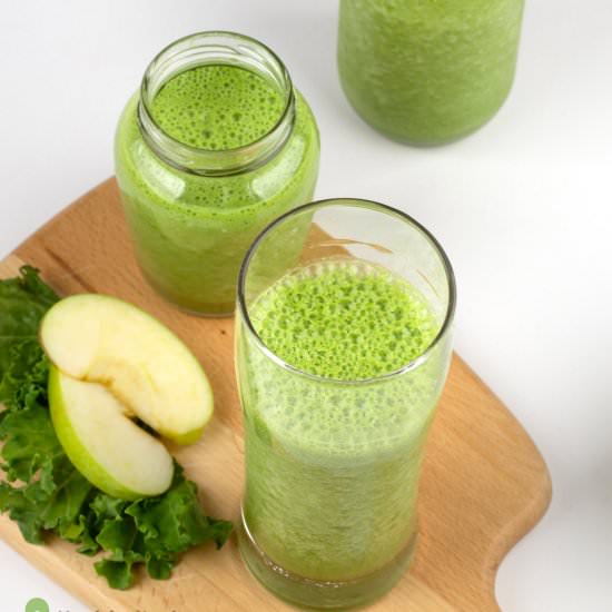 Healthy & Easy Kale Smoothie Recipe