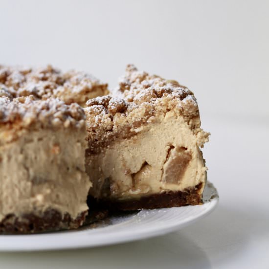 Apple Crumble Cheesecake