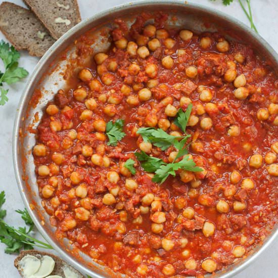 Chickpeas with chorizo