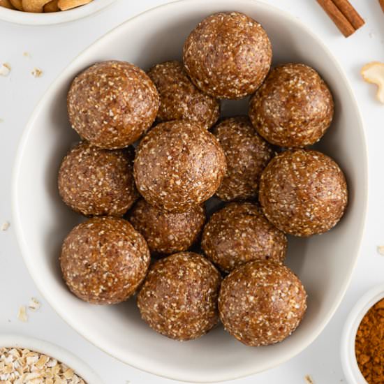 Cinnamon Roll Energy Balls