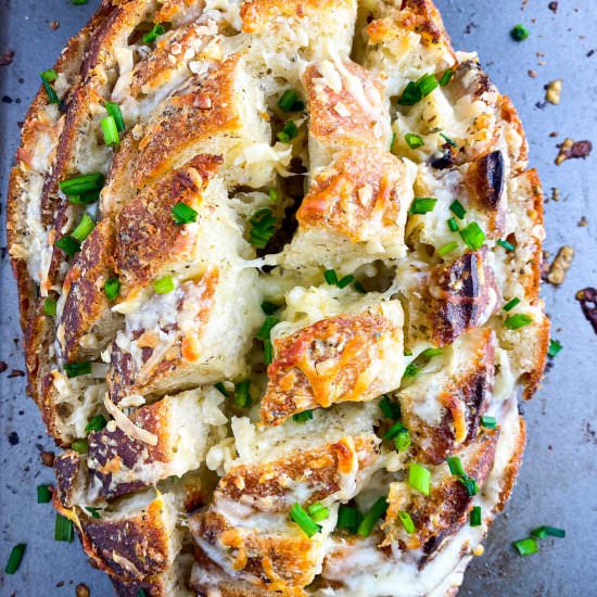 Cheesy Garlic Pull Apart Bread
