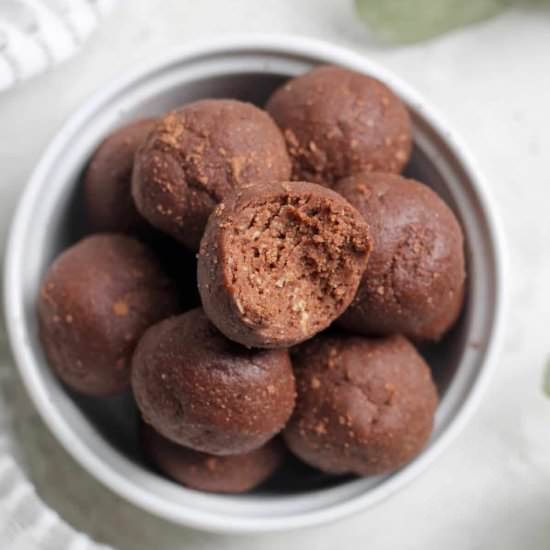 No Bake Mint Chocolate Energy Bites