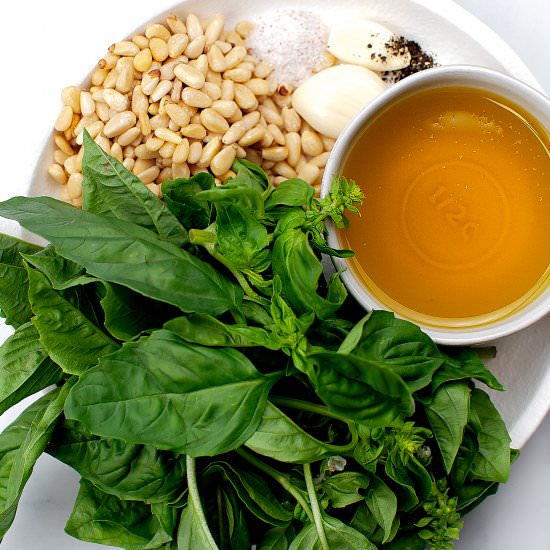 5-Ingredient Vegan Pesto
