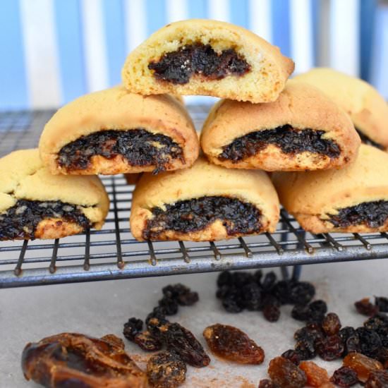 Spicy Fruit Roll Biscuits