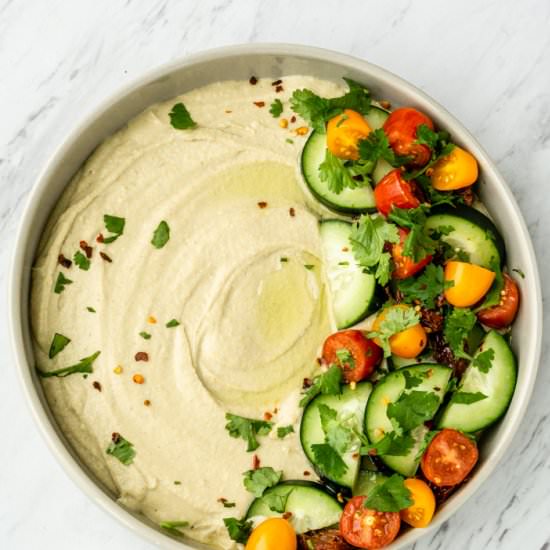 Easy Hummus Recipe (In 3-Minutes)