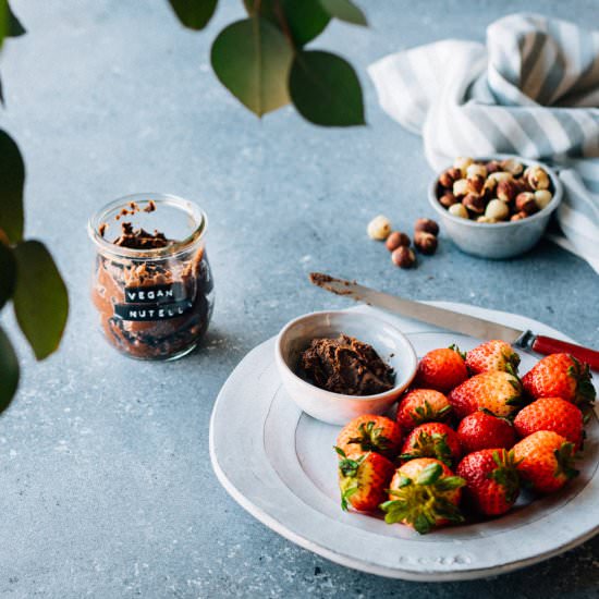 vegan nutella with dates – 2 ways